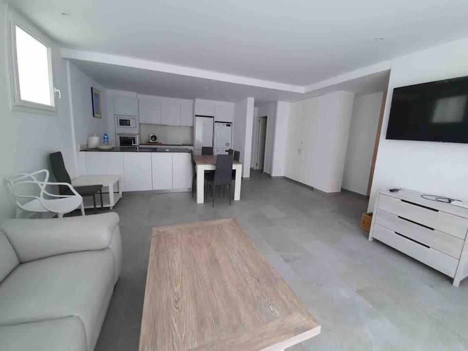 Espectacular Planta Baja Con Terraza Y Parking A 5 Min De La Playa Apartman Cadaqués Kültér fotó